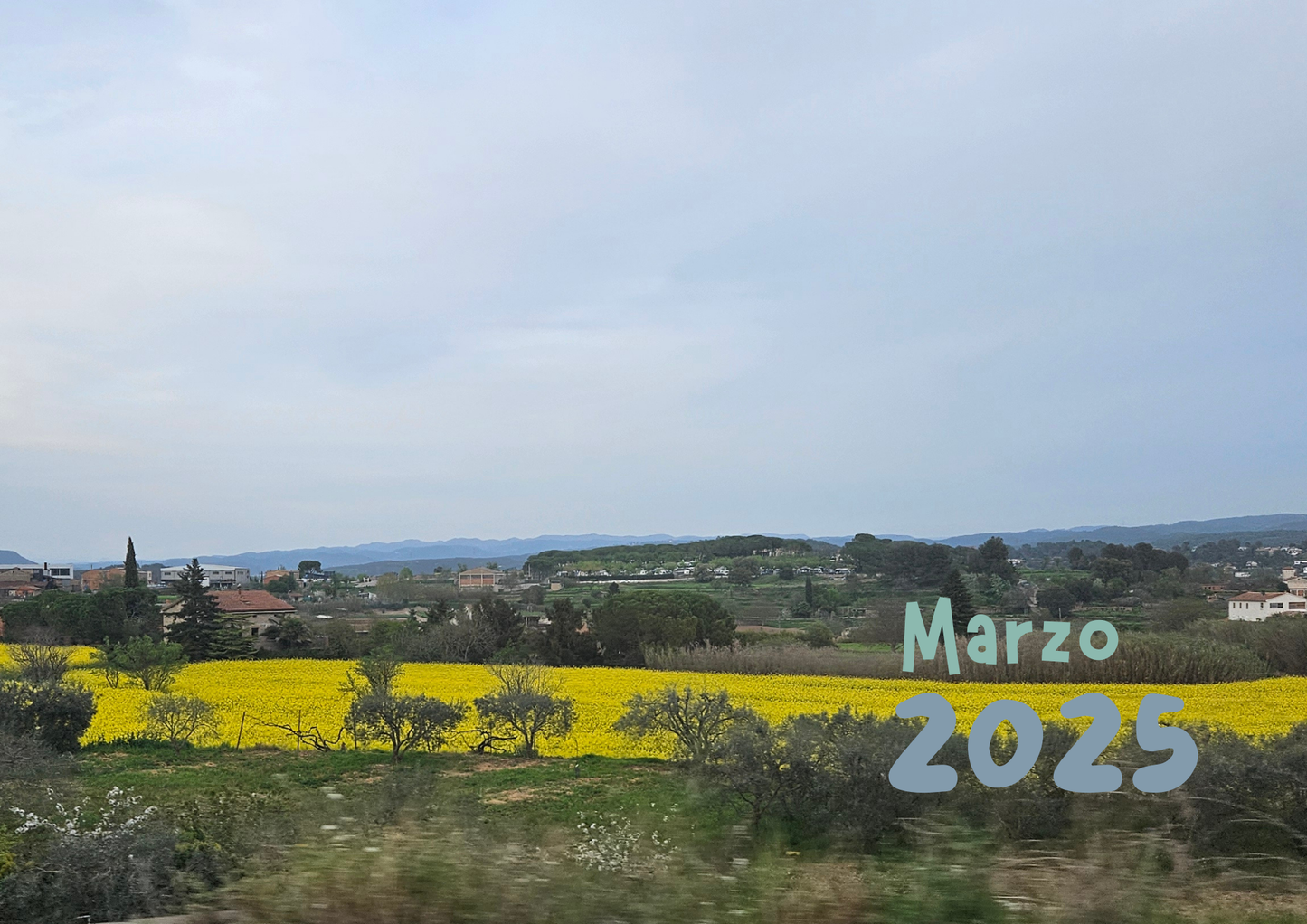 Calendario con paisajes 2025